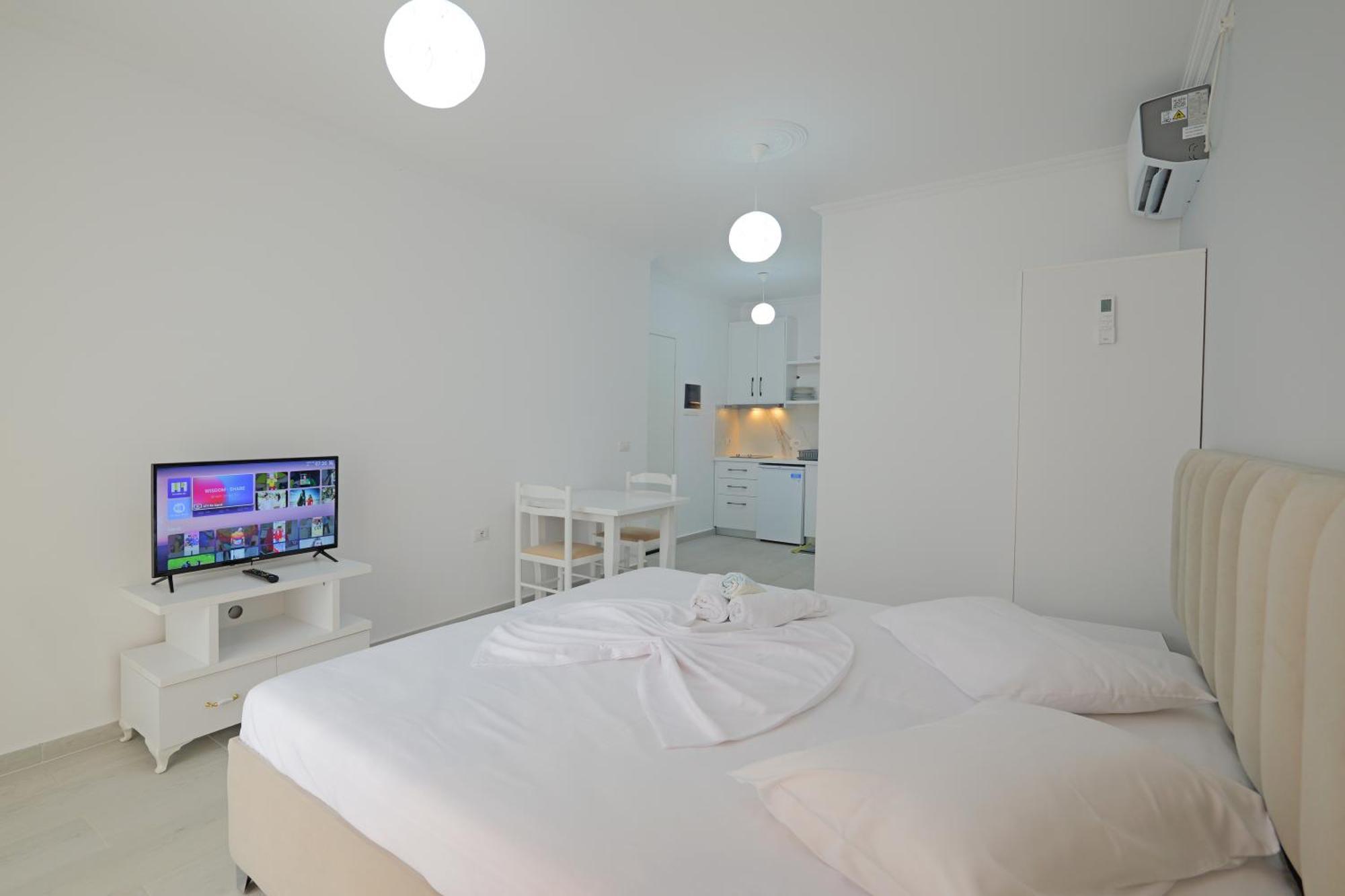Vila Marina Apartments Sarande Exterior photo