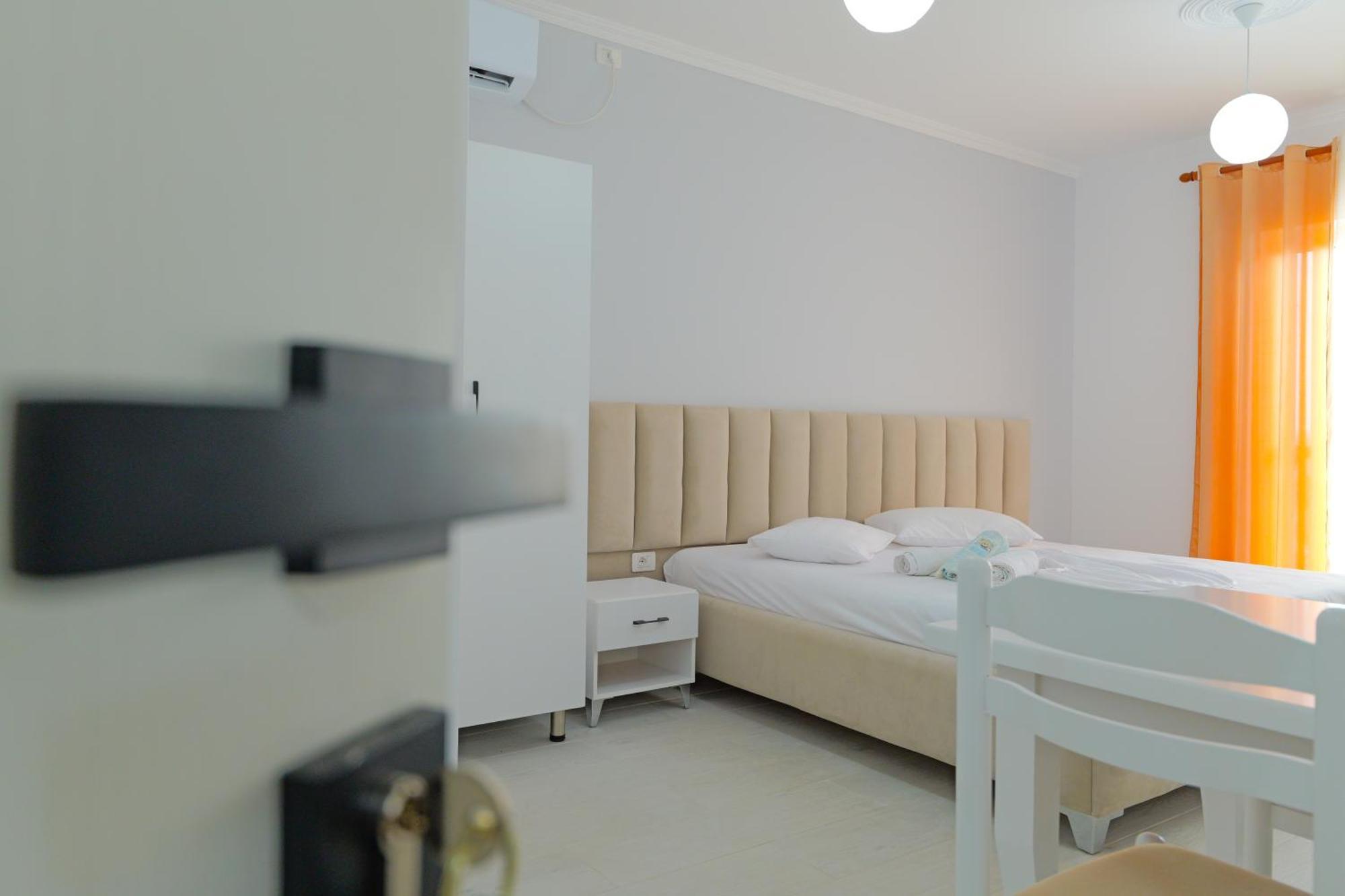 Vila Marina Apartments Sarande Exterior photo